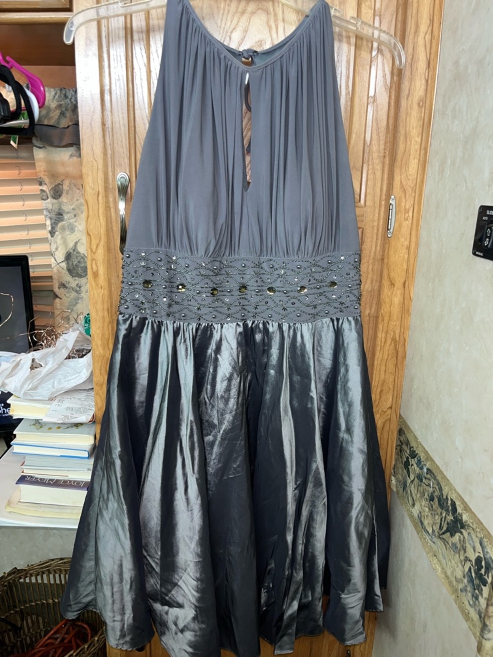 Jessica Howard Size 16 Gray Embellished Halter Party Dress